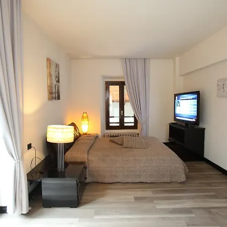 Il Castello Bed & Breakfast Varallo Pombia